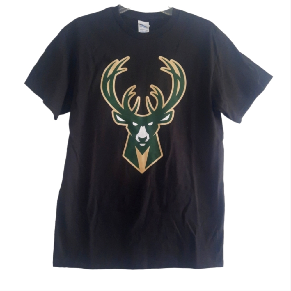 Milwaukee Bucks Deer t-shirt size medium